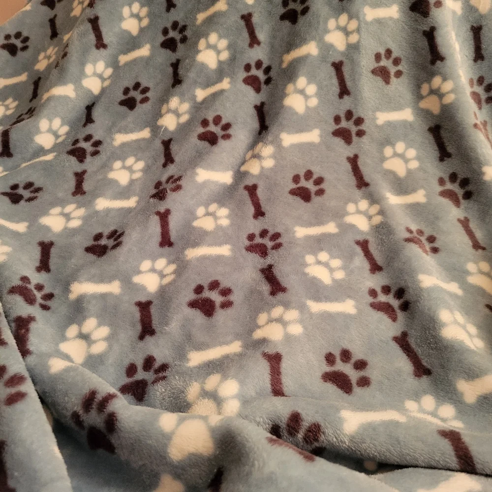 Dog Throw Blanket 50 x 60 Used Bones and Paw Prints